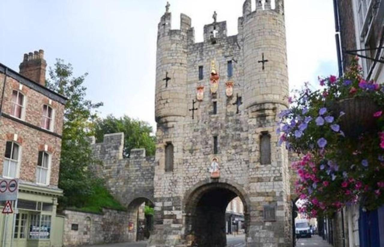 Centre Garden View Getaway For 2 Free Onsite Parking